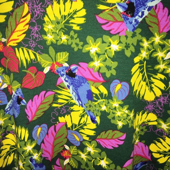 ⭐️3 for $15⭐️ LuLaRoe Tropical Blue Jay Tunic Top - Picture 5 of 5